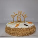 Verjaardagstaartnaam simpel versiering